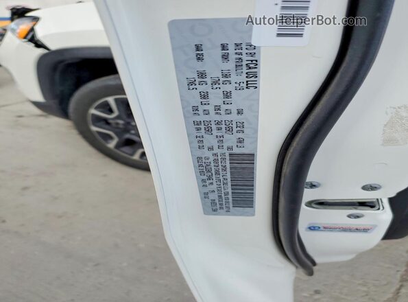 3C4NJDDBXKT790466 2019 JEEP COMPASS White Вид підкапотного простору