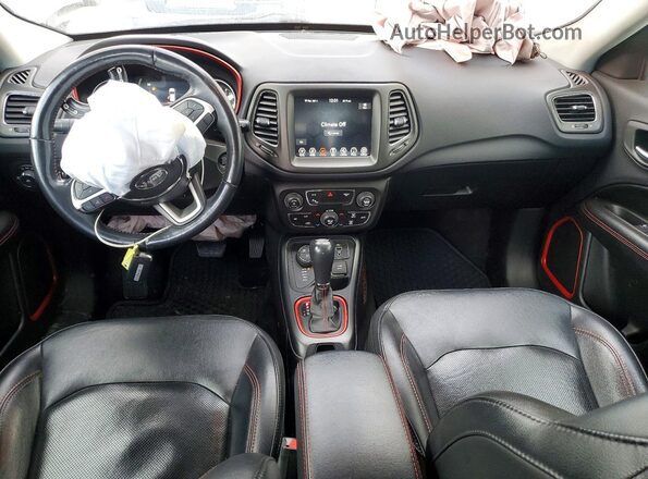 3C4NJDDBXKT790466 2019 JEEP COMPASS White Вид панелі приладів