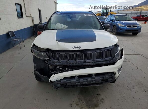 3C4NJDDBXKT790466 2019 JEEP COMPASS White Вид спереду