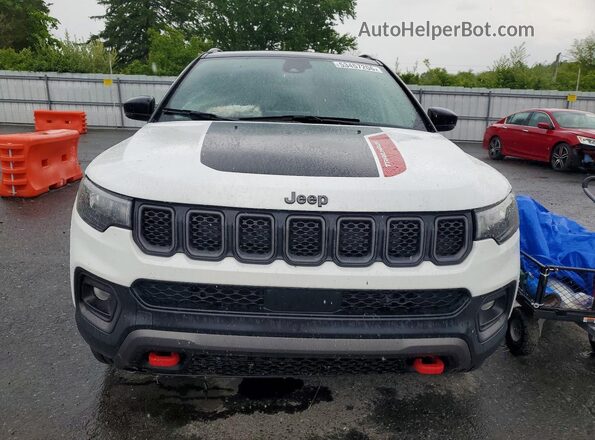 3C4NJDDN2RT595093 2024 JEEP COMPASS White Вид спереду