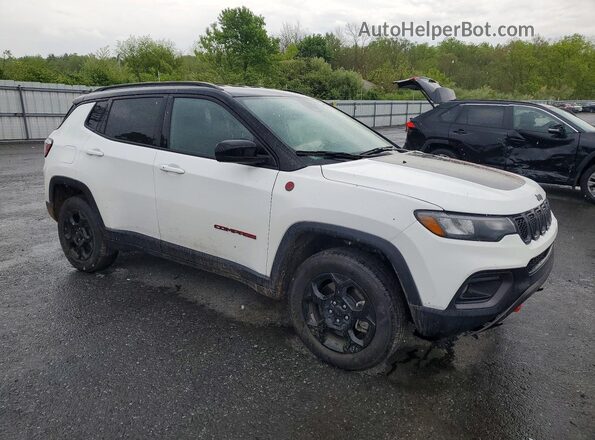 3C4NJDDN2RT595093 2024 JEEP COMPASS White Передня права чверть