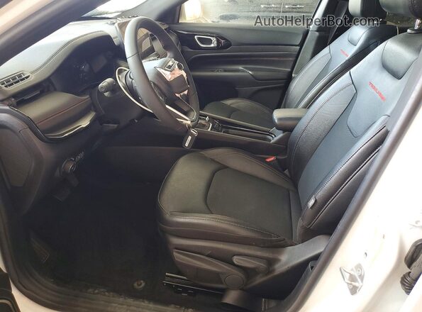 3C4NJDDN2ST584293 2025 JEEP COMPASS White წინა სალონის ხედი