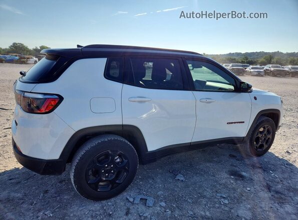 3C4NJDDN3RT581266 2024 JEEP COMPASS White Trasero derecho