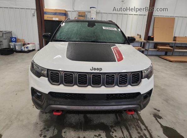 3C4NJDDN3ST521557 2025 JEEP COMPASS Белый Вид спереди