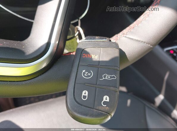 3C4NJDDN3TT186205 2026 JEEP COMPASS Red Vista del salpicadero