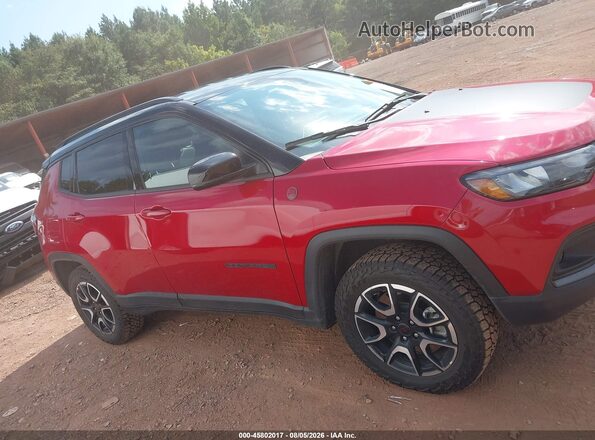 3C4NJDDN3TT186205 2026 JEEP COMPASS Red Vista interior trasera