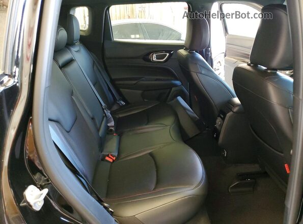 3C4NJDDN3TT195230 2026 JEEP COMPASS Black Вид задньої частини салону