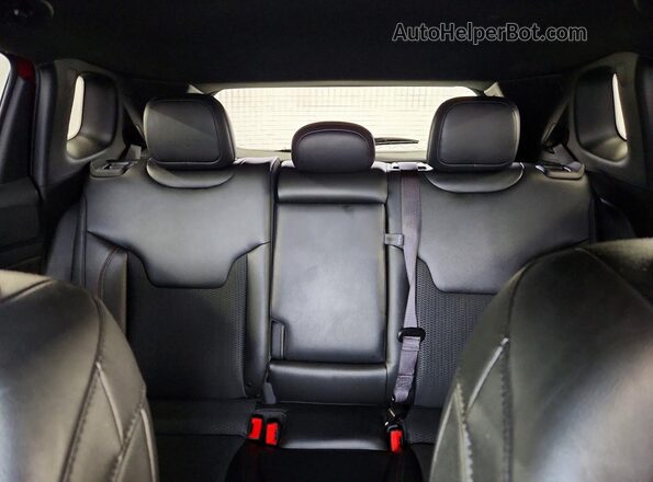 3C4NJDDN5ST532446 2025 JEEP COMPASS Red Rear seats view