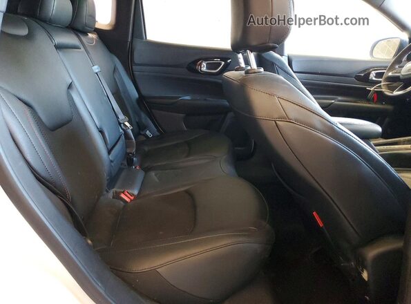 3C4NJDDN7RT589533 2024 JEEP COMPASS White Vista de los asientos traseros