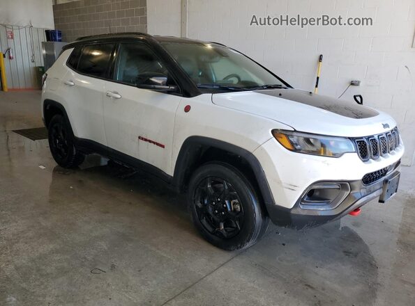 3C4NJDDN7RT589533 2024 JEEP COMPASS White 
