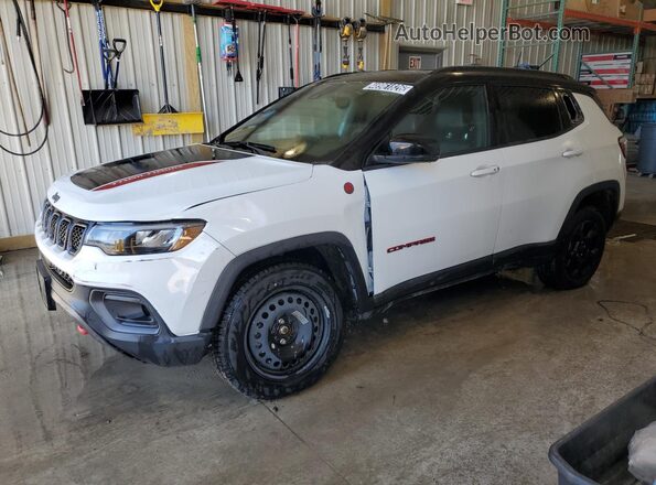 3C4NJDDN7RT589533 2024 JEEP COMPASS White Vista interior de 360 grados