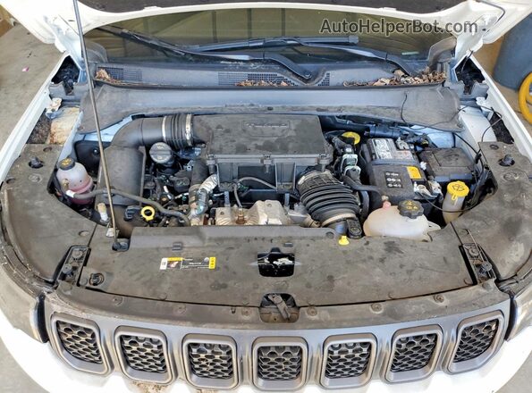 3C4NJDDN7RT589533 2024 JEEP COMPASS White Vista interior trasera