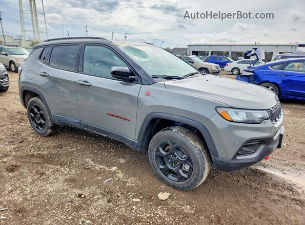 3C4NJDDN8RT590724 2024 JEEP COMPASS Gray Przód prawy