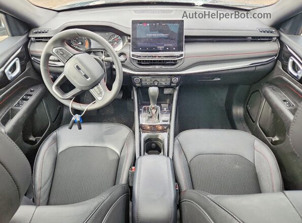 3C4NJDDN8RT590724 2024 JEEP COMPASS Gray Widok deski rozdzielczej
