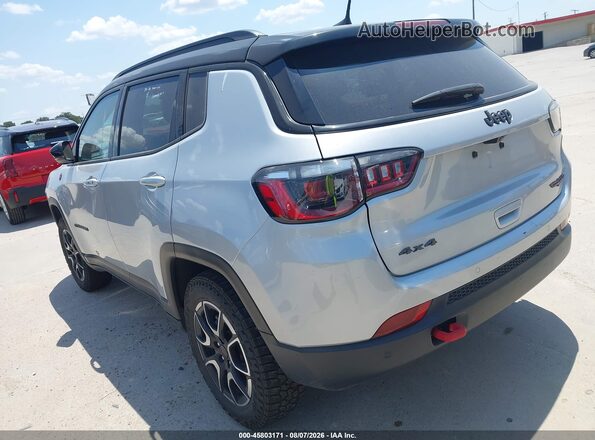 3C4NJDDN8ST551167 2025 JEEP COMPASS Серебряный Задняя левая четверть
