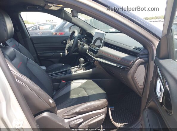 3C4NJDDN8ST551167 2025 JEEP COMPASS Серебряный Вид салона спереди