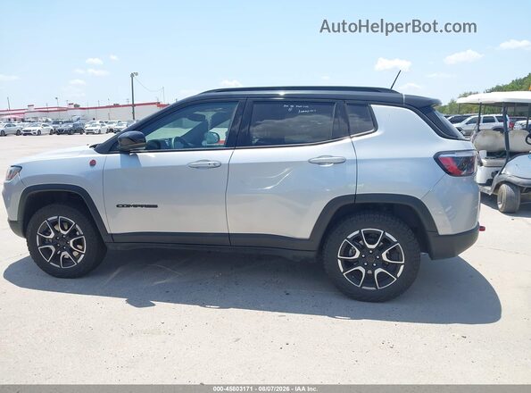 3C4NJDDN8ST551167 2025 JEEP COMPASS Серебряный 
