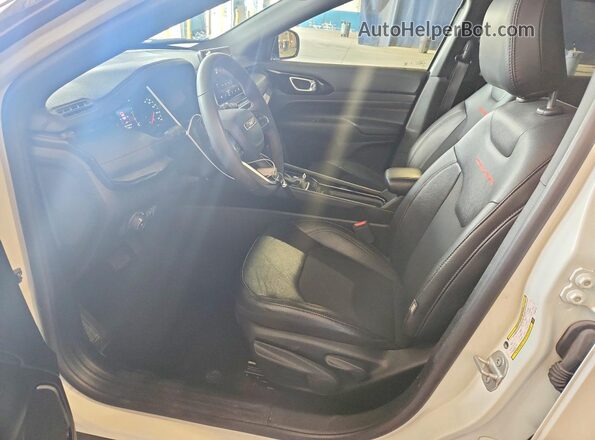 3C4NJDDN9ST564123 2025 JEEP COMPASS White Вид салону спереду
