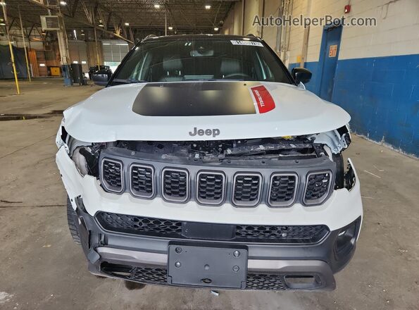 3C4NJDDN9ST564123 2025 JEEP COMPASS White 