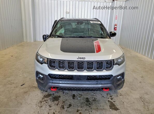 3C4NJDDN9ST618973 2025 JEEP COMPASS Silver Вид спереду