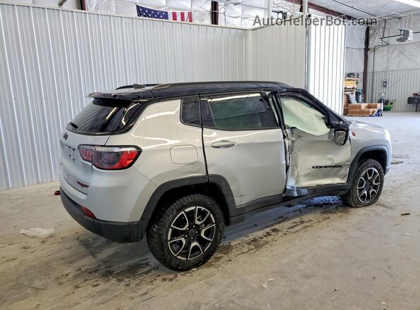 3C4NJDDN9ST618973 2025 JEEP COMPASS Silver Задня права чверть