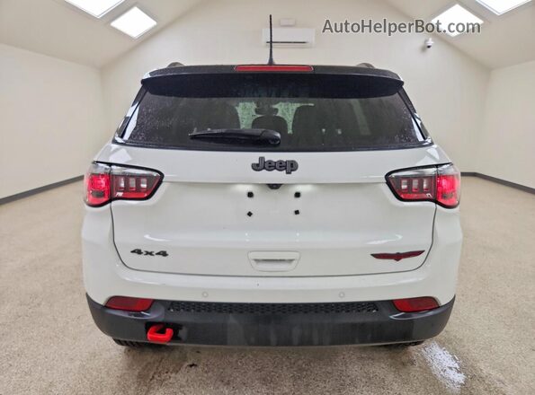 3C4NJDDN9TT187777 2026 JEEP COMPASS White Вид задньої частини салону