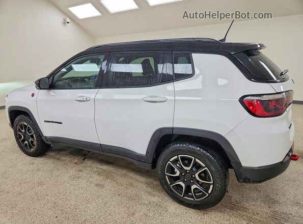 3C4NJDDN9TT187777 2026 JEEP COMPASS White Передня права чверть