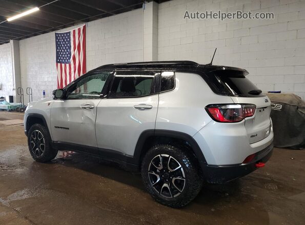3C4NJDDNXST590374 2025 JEEP COMPASS Серебряный 