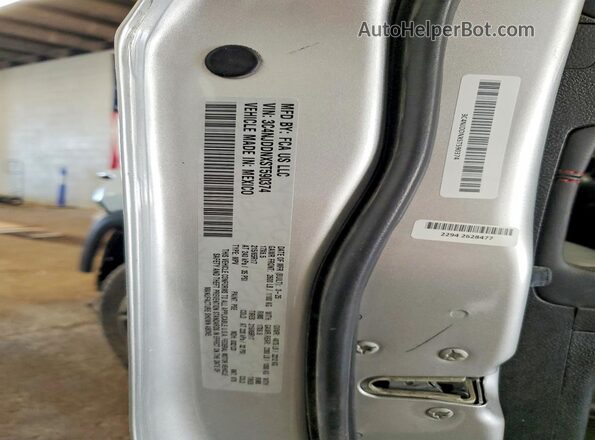 3C4NJDDNXST590374 2025 JEEP COMPASS Серебряный Панорамный вид салона 360°