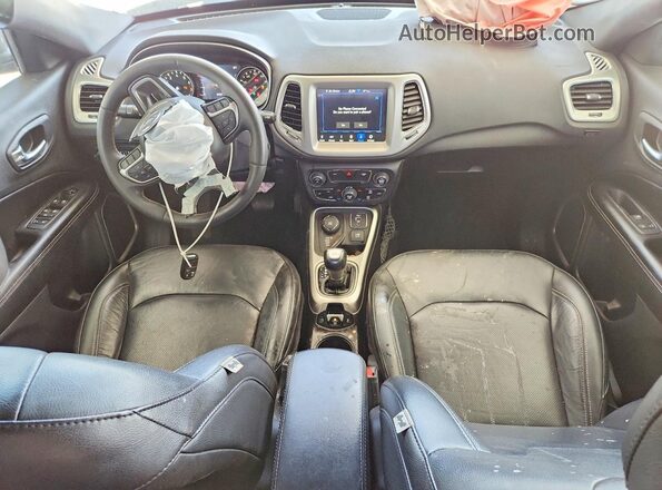 3C4NJDEB5MT591889 2021 JEEP COMPASS Black Widok deski rozdzielczej