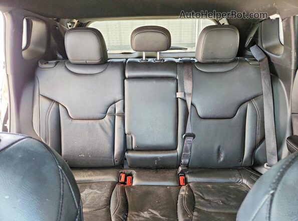 3C4NJDEB5MT591889 2021 JEEP COMPASS Black Widok tylnych siedzeń