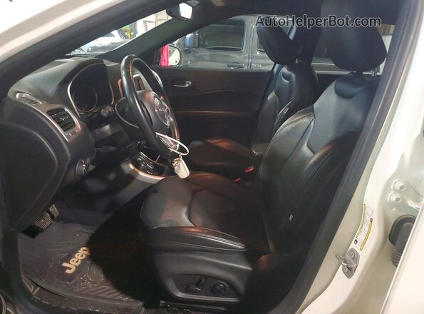 3C4NJDEB9MT592768 2021 JEEP COMPASS White Widok wnętrza z przodu