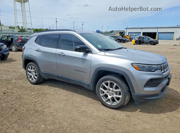 3C4NJDFB0NT210174 2022 JEEP COMPASS Silver Przód prawy