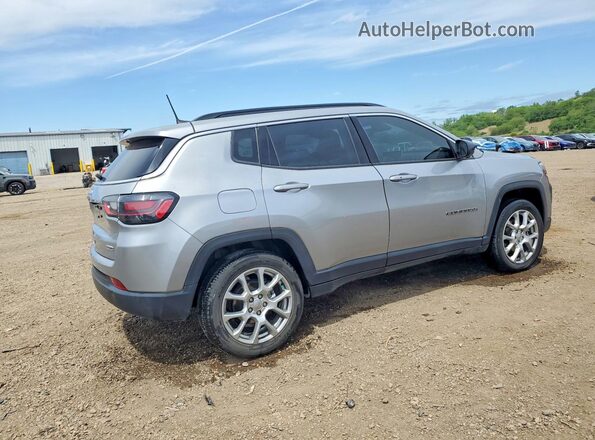 3C4NJDFB0NT210174 2022 JEEP COMPASS Silver Tył prawy