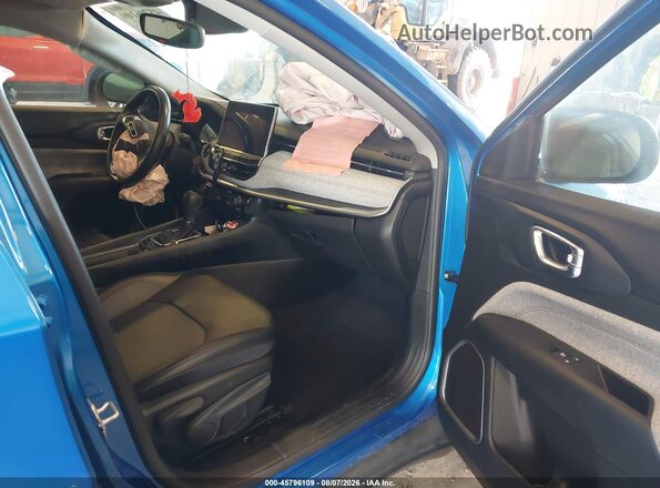 3C4NJDFB5NT133012 2022 JEEP COMPASS Blue Front interior view