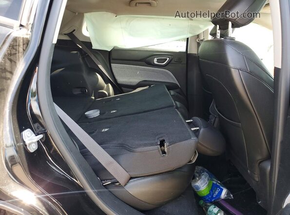 3C4NJDFB6NT127929 2022 JEEP COMPASS Black Rear interior view