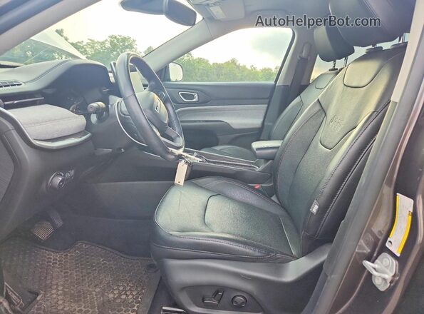 3C4NJDFB8NT236313 2022 JEEP COMPASS Угольный Вид салона спереди
