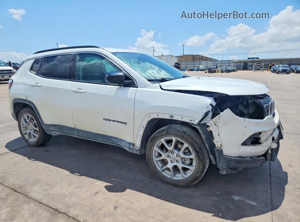 3C4NJDFB9NT218855 2022 JEEP COMPASS White Front right