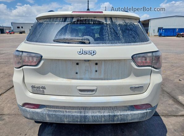 3C4NJDFB9NT218855 2022 JEEP COMPASS White Rear view