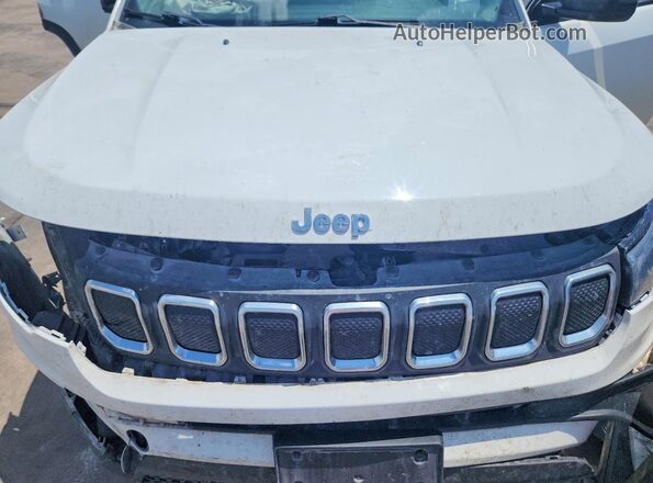 3C4NJDFB9NT218855 2022 JEEP COMPASS White Engine compartment view