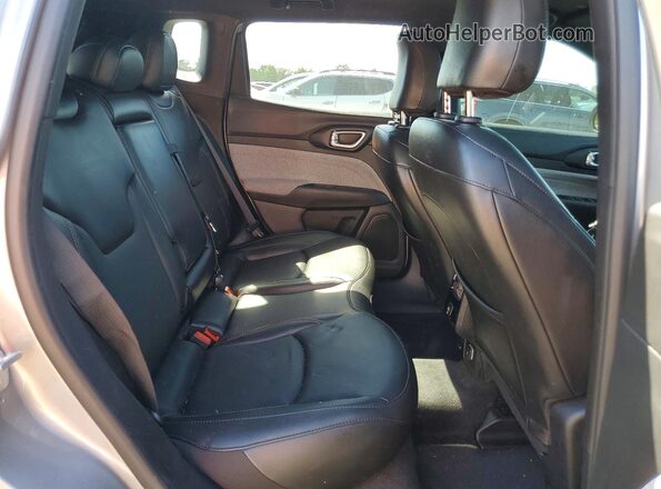 3C4NJDFN1PT513705 2023 JEEP COMPASS Silver Vista interior trasera