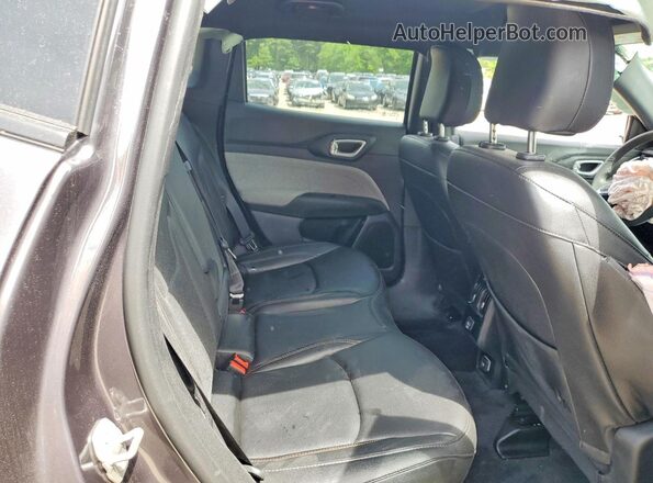 3C4NJDFN6RT123976 2024 JEEP COMPASS Gray Vista interior trasera