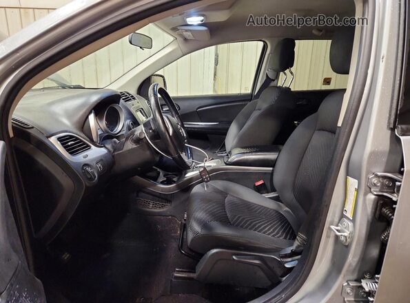 3C4PDCAB1JT212351 2018 DODGE JOURNEY Серебряный Вид салона спереди