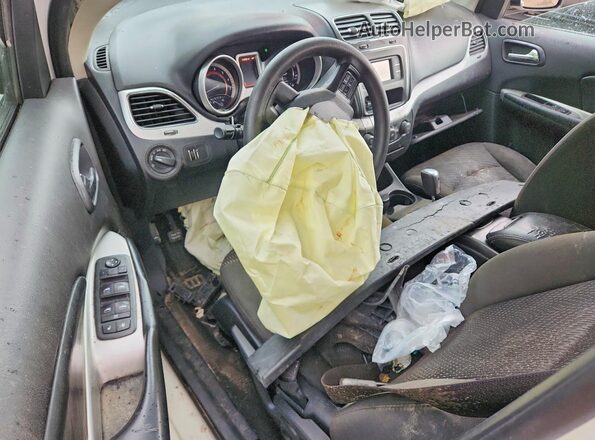 3C4PDCAB1LT262024 2020 DODGE JOURNEY Белый Вид панели приборов