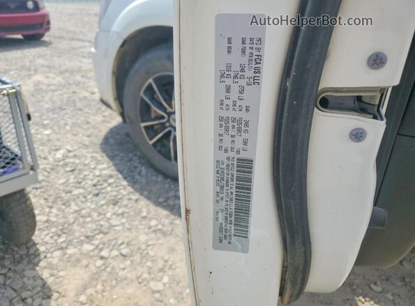 3C4PDCAB5JT386018 2018 DODGE JOURNEY White Вид наклейки з VIN-кодом