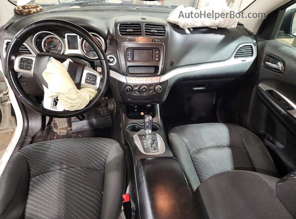 3C4PDCAB7HT695225 2017 DODGE JOURNEY White Вид панелі приладів