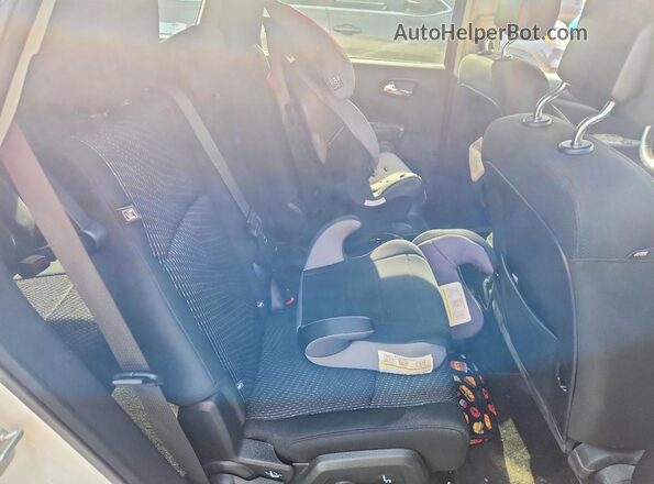 3C4PDCABXLT274110 2020 DODGE JOURNEY Белый Вид задней части салона
