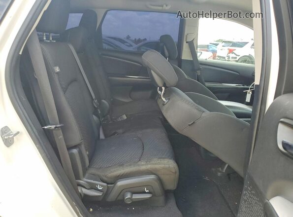 3C4PDCBG7JT533689 2018 DODGE JOURNEY White Rear interior view