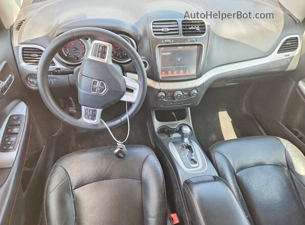 3C4PDCEG7HT613600 2017 DODGE JOURNEY Красный Вид панели приборов