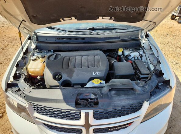 3C4PDCEG8HT566366 2017 DODGE JOURNEY White Вид задньої частини салону